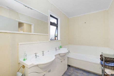 Photo of property in 51 Bonnie Glen Crescent, Ebdentown, Upper Hutt, 5018