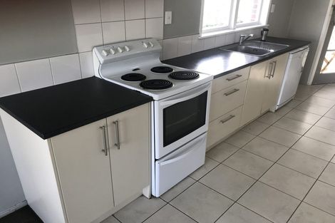 Photo of property in 5 Plumley Crescent, Mangere, Auckland, 2022