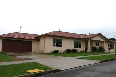 Photo of property in 2 Aspen Way, Kelvin Grove, Palmerston North, 4414