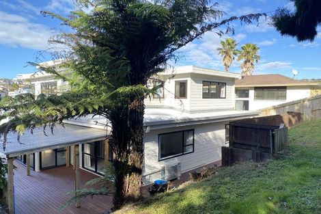Photo of property in 23a Korotaha Terrace, Rothesay Bay, Auckland, 0630