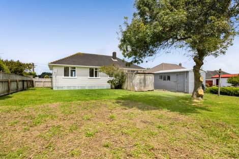 Photo of property in 6 Mcguire Street, Hawera, 4610