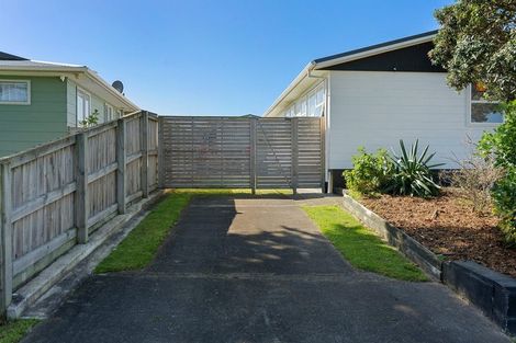 Photo of property in 4 Robert Mckeen Street, Otaki Beach, Otaki, 5512