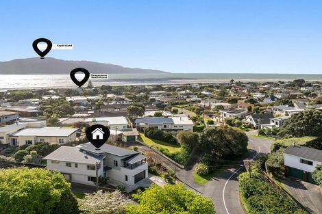 Photo of property in 24a Nathan Avenue, Paraparaumu Beach, Paraparaumu, 5032