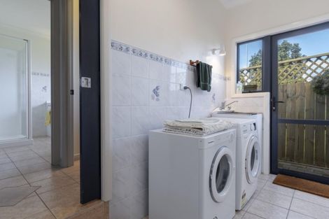 Photo of property in 15 La Colina Place, Bethlehem, Tauranga, 3110