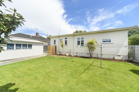 Photo of property in 95 Churchill Avenue, Hokowhitu, Palmerston North, 4410
