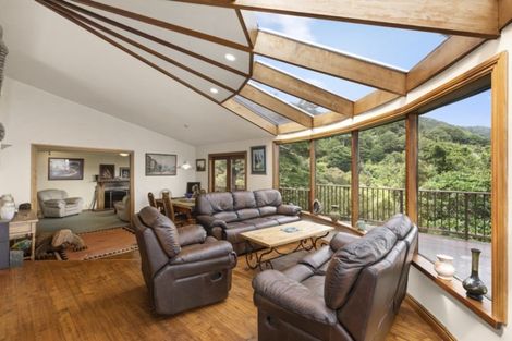 Photo of property in 5 Whiorau Grove, Lowry Bay, Lower Hutt, 5013