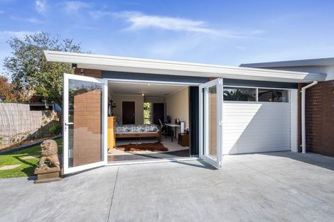 Photo of property in 11 Matai Place, Hawera, 4610