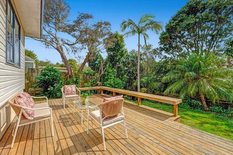 Photo of property in 2/20 Greta Place, Stanmore Bay, Whangaparaoa, 0932