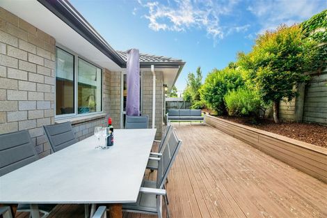 Photo of property in 127 Rangeview Road, Sunnyvale, Auckland, 0612