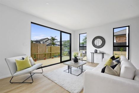 Photo of property in 7/5 Lemon Grove Lane, Greenhithe, Auckland, 0632