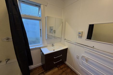 Photo of property in 113 Mangorei Road, Merrilands, New Plymouth, 4312
