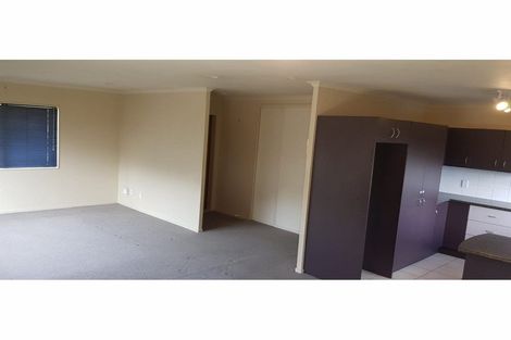 Photo of property in 26 Carisbrook Crescent, Papakura, 2110