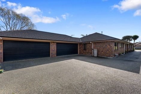 Photo of property in 17 Gandalf Crescent, Paraparaumu, 5032