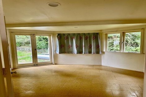 Photo of property in 4 Clematis Avenue, Murrays Bay, Auckland, 0630