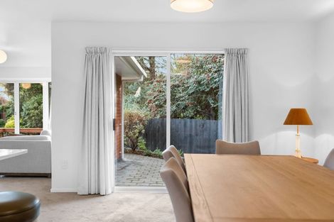 Photo of property in 2/216 Grahams Road, Burnside, Christchurch, 8053