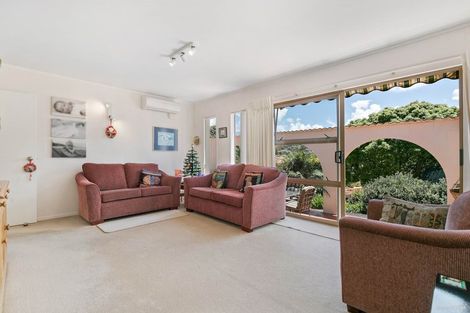 Photo of property in 1/89 Moore Street, Hillcrest, Auckland, 0627