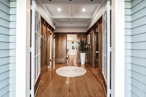 Photo of property in 5 Keystone Avenue, Mount Roskill, Auckland, 1041