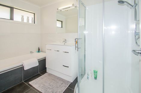 Photo of property in 11 Grandvista Drive, Green Island, Dunedin, 9018