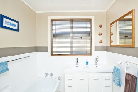 Photo of property in 7 Mason Street, Riverdale, Gisborne, 4010