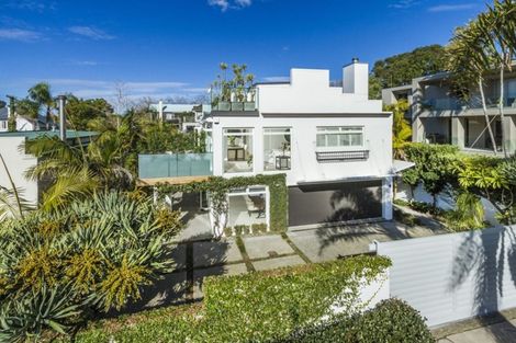 Photo of property in 15 The Strand, Takapuna, Auckland, 0622