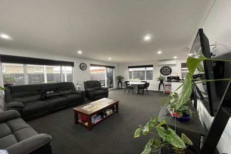 Photo of property in 110 Cracroft Street, Waitara, 4320