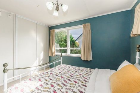 Photo of property in 37 Mazengarb Road, Paraparaumu Beach, Paraparaumu, 5032