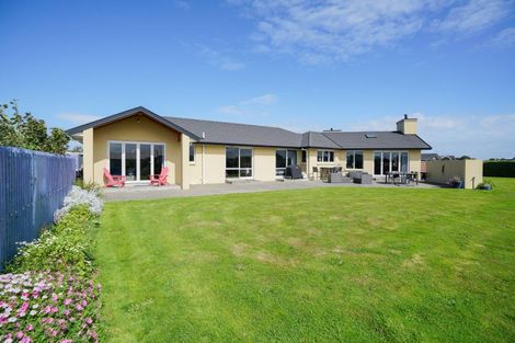 Photo of property in 3 Court Of Ascot, Seaward Bush, Invercargill, 9812