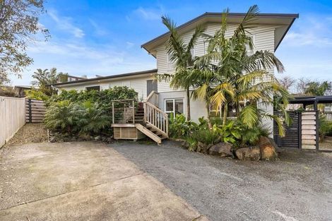 Photo of property in 23 Helleur Road, Massey, Auckland, 0614