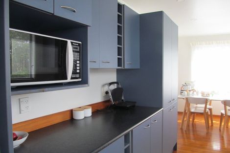 Photo of property in 1/60 Cockayne Crescent, Sunnynook, Auckland, 0620