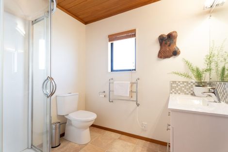 Photo of property in 6 Montrose Grove, Churton Park, Wellington, 6037