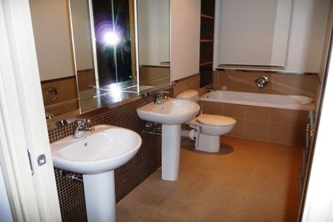 Photo of property in Latitude 37 East Apartments, 1d/20 Pakenham Street East, Auckland Central, Auckland, 1010