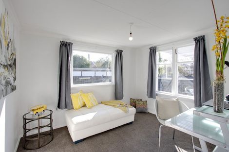 Photo of property in 11 Hammond Road, Taradale, Napier, 4112