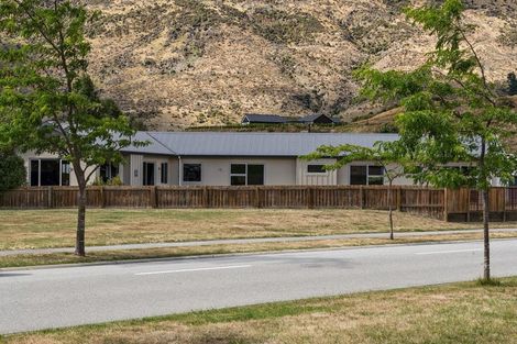 Photo of property in 1 Mcivor Lane, Lake Hayes, Queenstown, 9304