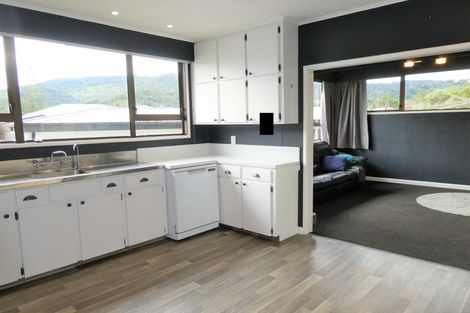 Photo of property in 3 Leith Crescent, Greymouth, 7805