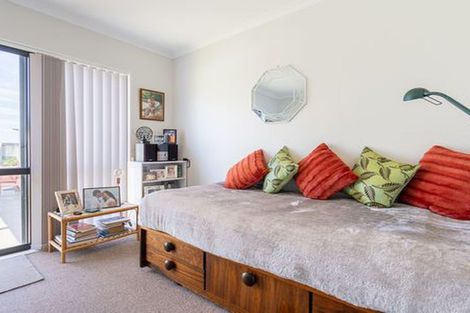 Photo of property in Rangeview Villas, 10/9 Fuller Close, Levin, 5510