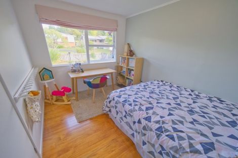 Photo of property in 5 Pendlebury Street, Green Bay, Auckland, 0604