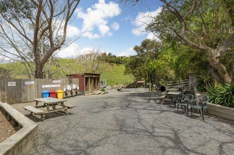 Photo of property in 308 Henderson Valley Road, Henderson Valley, Auckland, 0612