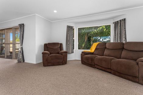 Photo of property in 5 Edgewater Grove, Whakatane, 3120
