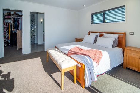 Photo of property in 64 Lakeview Lane, Mangawhai, 0573