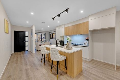 Photo of property in 8 Frontier Lane, Flat Bush, Auckland, 2019