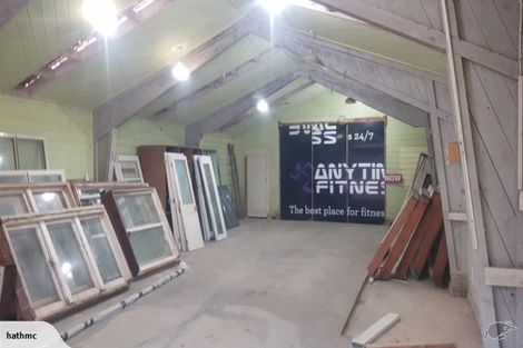 Photo of property in 876 Waitakere Road, Kumeu, 0891