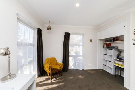 Photo of property in 107 Ruamahanga Crescent, Terrace End, Palmerston North, 4410