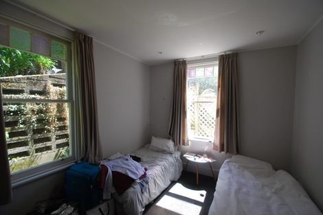 Photo of property in 1 Hadfield Terrace, Kelburn, Wellington, 6012