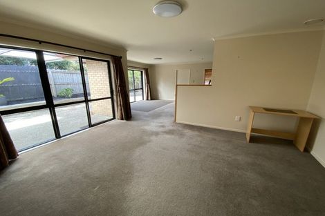 Photo of property in 28 Seamount Drive, Red Beach, 0932