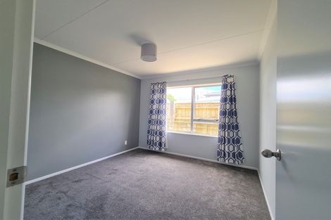 Photo of property in 2 Te Ngaere Place, Merrilands, New Plymouth, 4312