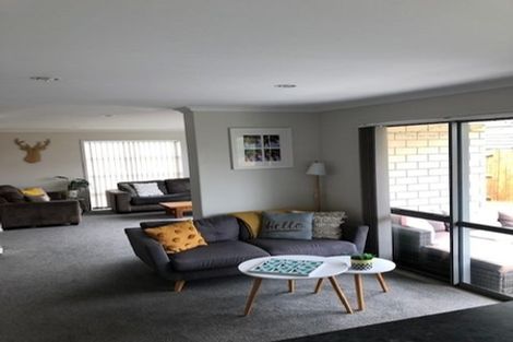 Photo of property in 52 Fairfax Crescent, Pyes Pa, Tauranga, 3112