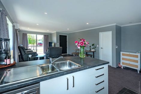 Photo of property in 18 Northmoor Boulevard, Rolleston, 7615