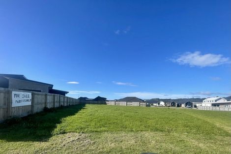Photo of property in 8 Ronomor Place, Whitianga, 3510