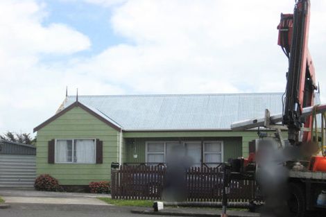 Photo of property in 7 Iris Place, Clendon Park, Auckland, 2103