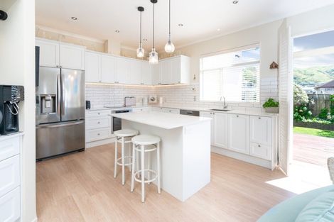 Photo of property in 2 Derry Hill, Churton Park, Wellington, 6037